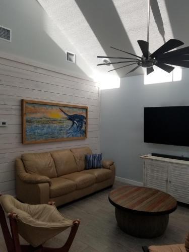 Wa230- Lonesome Coyote Beach House Home