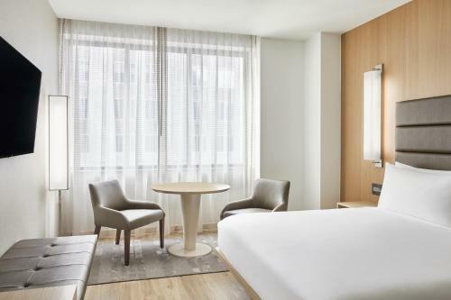 AC Hotel By Marriott Houston Downtown