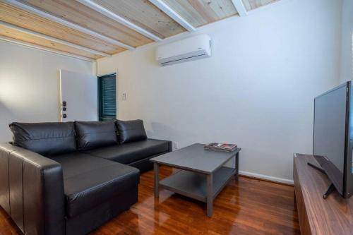 Apartamento Avant-garde Montrose Apt W/ Coffee And Parking