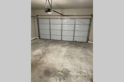 Private Townhouse By The Heights Area And Downtown
