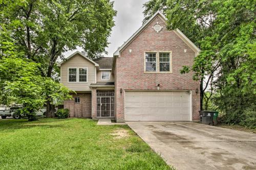 Cozy House With Yard And Fireplace - 3 Mi To Uh!