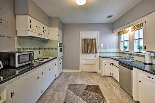 Modern Houston Home Less Than 4 Miles To Houston Zoo!