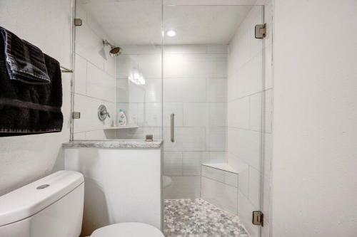 Apartamento Beautiful 1bed/bath Apt W/free Parking &wifi