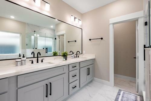 Upcoming Houston Down 3 Bedroom Brand New Listing