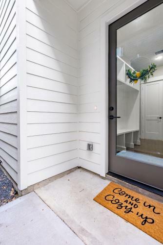 Upcoming Houston Down 3 Bedroom Brand New Listing