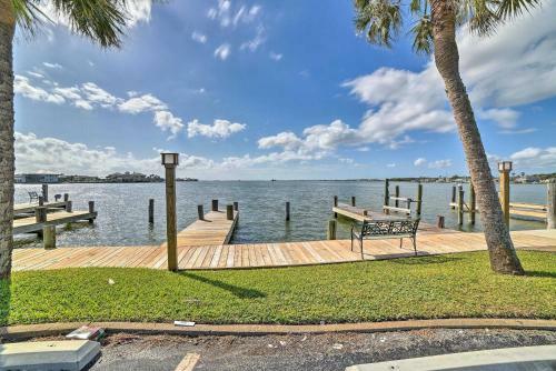 Apartamento Stylish Allegra Isles Escape With Pool Access!