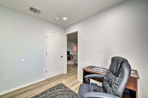 Modern Rockport Home, 1 Mi To Holiday Beach!