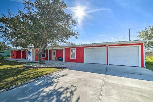 Modern Rockport Home, 1 Mi To Holiday Beach!