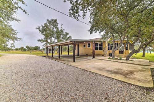 Fishermans Paradise Rockport Home With Patio!