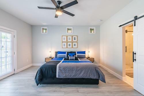 Downtown House 5 Minutes From Riverwalk Whot-tub