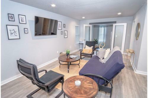 Stylish 4 Br2ba Renovated Home Near Downtown