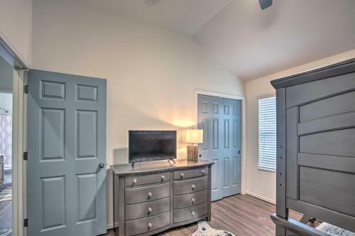 Stylish San Antonio Home Less Than 2 Mi From Seaworld