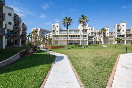 Fully Renovated Condo Steps From The Beach With Ocean View Balcony