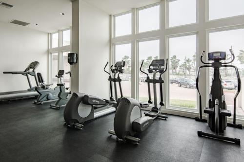 Fully Renovated Condo Steps From The Beach With Ocean View Balcony