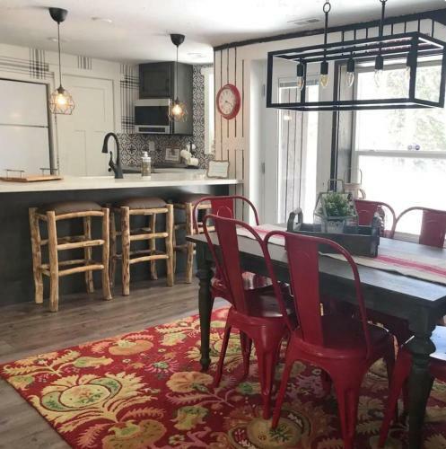 Swiss Cottage Ski And Summer Retreat