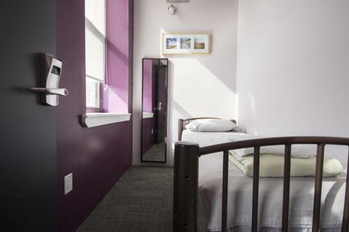 B Hotel & Hostel