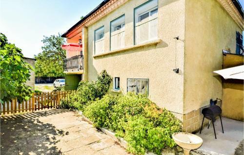 Awesome Home In Meynes With Wifi And 2 Bedrooms