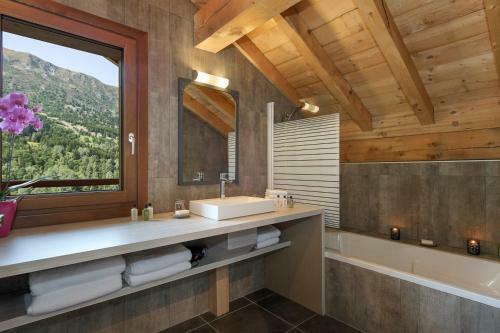 Chalet Zebra