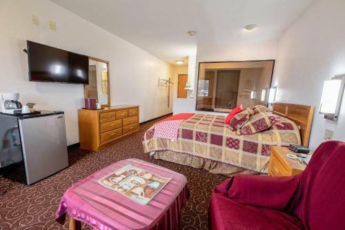 Motel Brass Bell Inn And Suites
