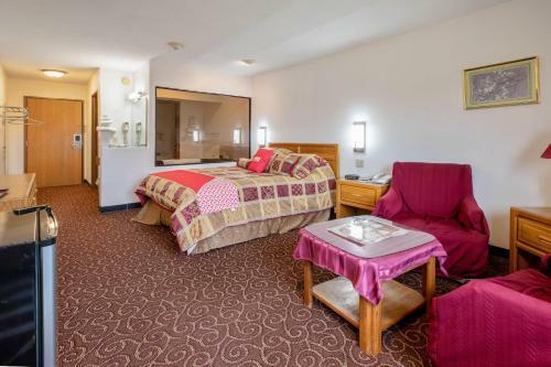 Motel Brass Bell Inn And Suites