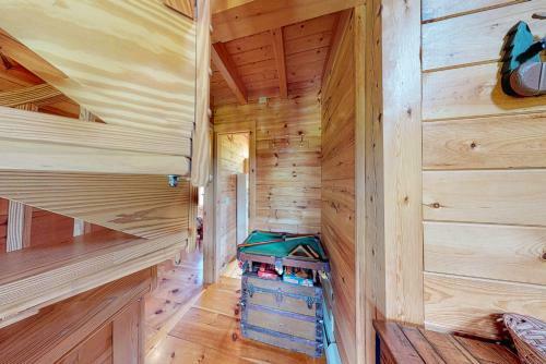 Log Cabin Escape