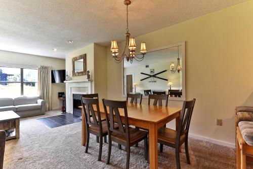 Winterplace Condos H