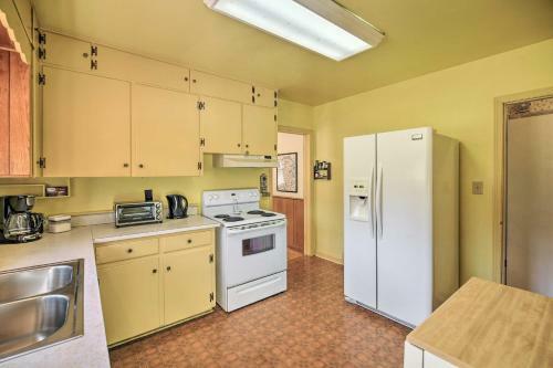 Quaint Creekside Home With Spacious Deck And Yard