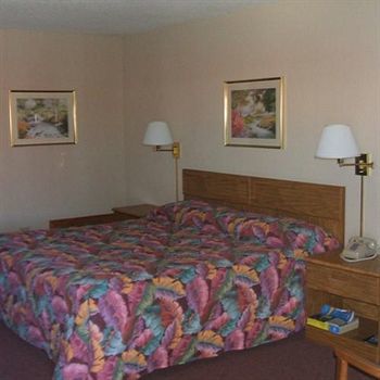 Hotel Red Carpet Inn North Chicago