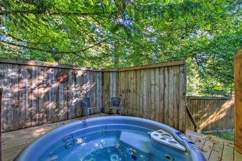 Elk Hideaway Ashford Cottage With Hot Tub!