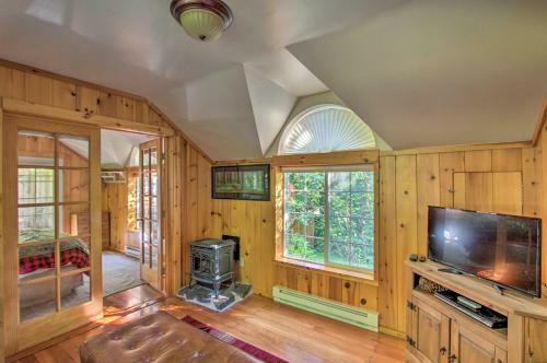 Elk Hideaway Ashford Cottage With Hot Tub!