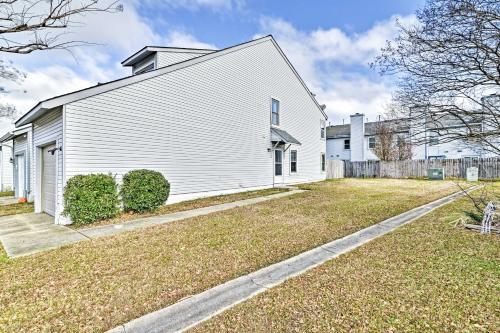 Cozy Virginia Beach Townhome About 6 Mi To Beach!
