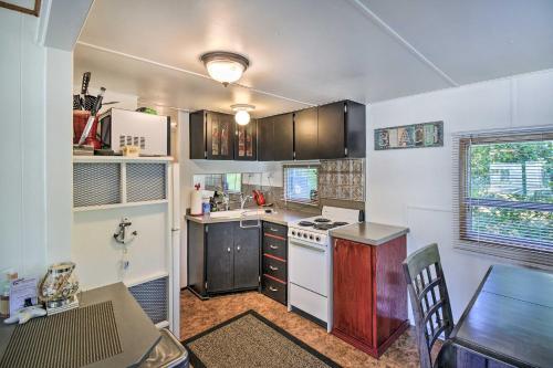 Coastal Pnw Gem With Hot Tub - Walk To Beach!