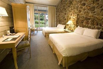 Hotel The Lodge Of Four Seasons