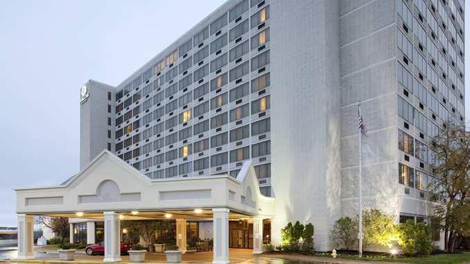 Hotel Doubletree By Hilton St. Louis At Westport