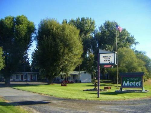 Hotel The Willows Motel