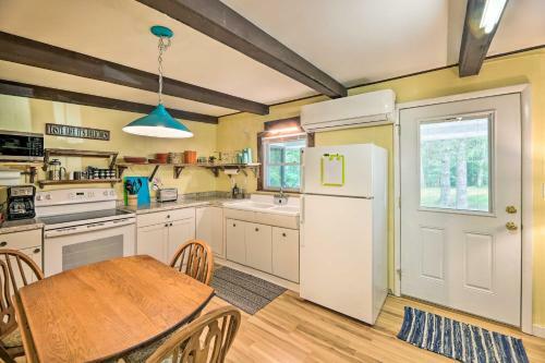 Rustic Hideaway With Fire Pit Less Than 1 Mi To River!