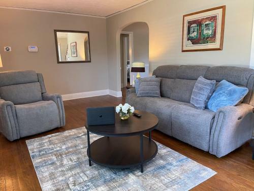 Quaint, Comfy, Close & Convenient
