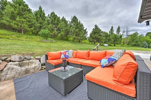 Hillside Hideaway With Hot Tub And Heated Patio!