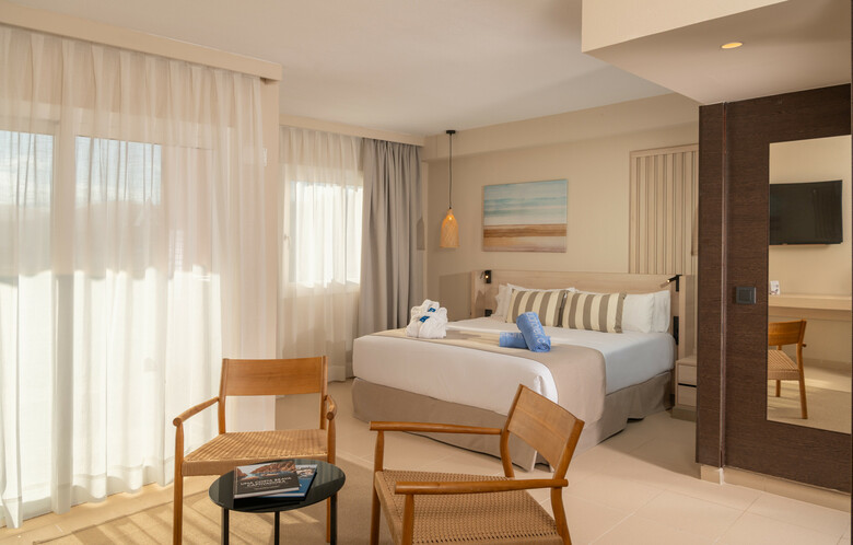 Aqua Hotel The Breeze & Spa - Adults Only (+18)