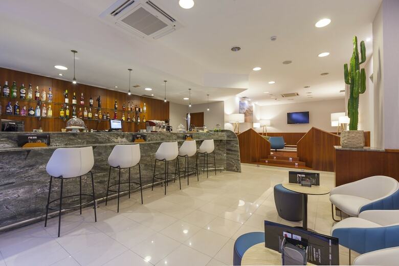 Hotel Delf�n