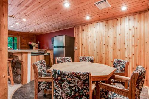 Cranberry Cove Lodge