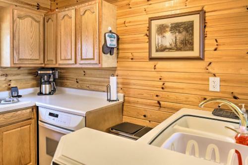 Cozy Eagle River Escape With Direct Lake Access