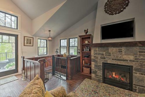 Big Cedar Lake House Views, 100 Ft To Water!