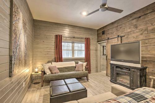 Inviting Anglers Abode With Grill And Rv Hookups