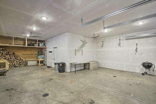 Inviting Anglers Abode With Grill And Rv Hookups