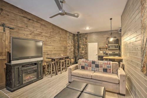 Inviting Anglers Abode With Grill And Rv Hookups