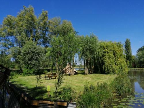 Le Tipi Familial