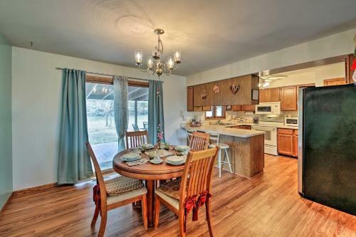 Mcfarland Home Near Lakes - 4 Mi To Madison!