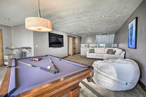 Luxe Lakefront Retreat With Sauna And Game Room!