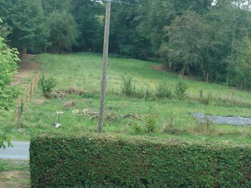 Location Meubl�e Au Milieu D'un �crin De Verdure Aux Vieux Fours